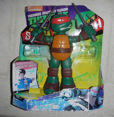 Teenage Mutant Ninja Turtles Tmnt Stretch N Shout Raphael Figure