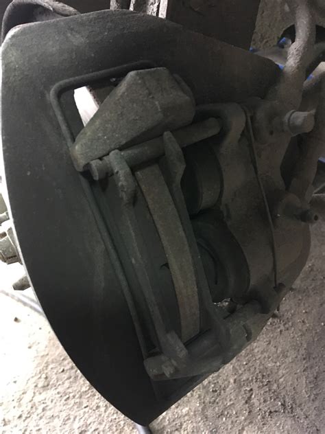 Кончились колодки! — Москвич Святогор, 2 л, 1998 года | визит на сервис ...