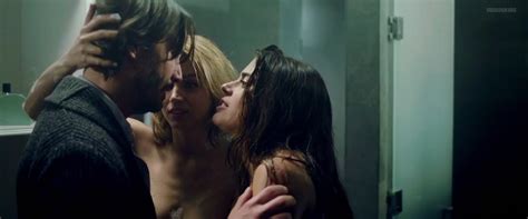 Lorenza Izzo Nude Pics Page