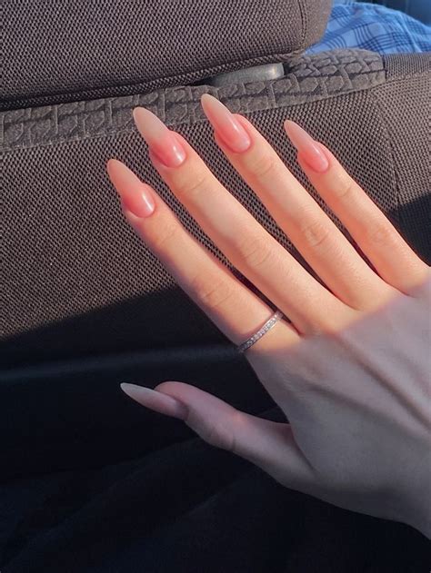 ୨ 𝑗𝑖𝑚𝑓𝑦𝑠 𝑝𝑜𝑠𝑡 ୧ Acrylic nails almond shape Acrylic nails nude Almond acrylic nails