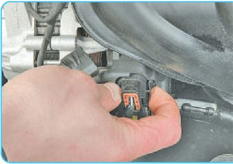 Снятие генератора Хендай Солярис (RB)