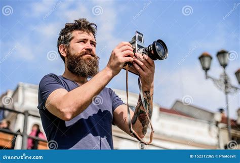 Homem As Fotos Longas Do Tiro Da Barba Ajustes Manuais C Mera Do