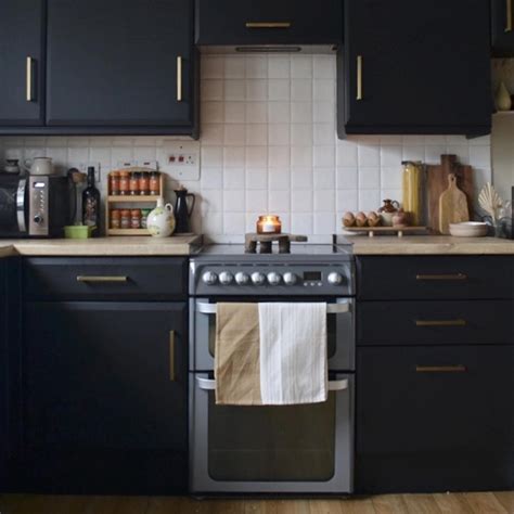 How this dated kitchen was transformed for just £100 | Ideal Home