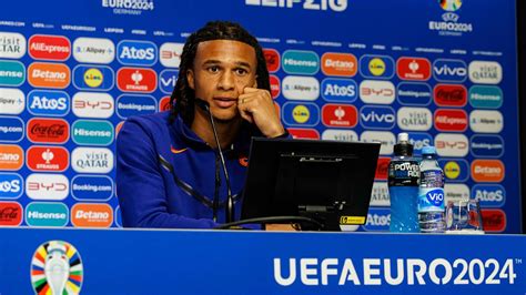 Netherlands defender Nathan Ake supports fans painted like Rudd Gullit ...