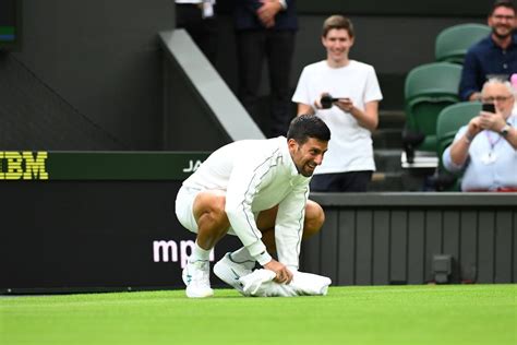 Wimbledon Day 1: Swiatek, Djokovic ease through - Roland-Garros - The ...