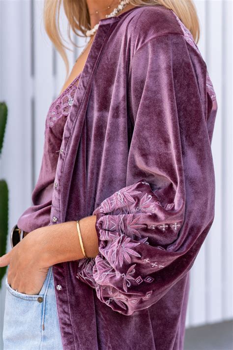 Florence Barefoot Blonde The Label