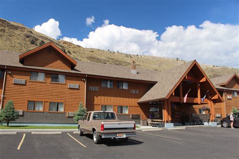 Yellowstone Village Inn - Gardiner, Montana