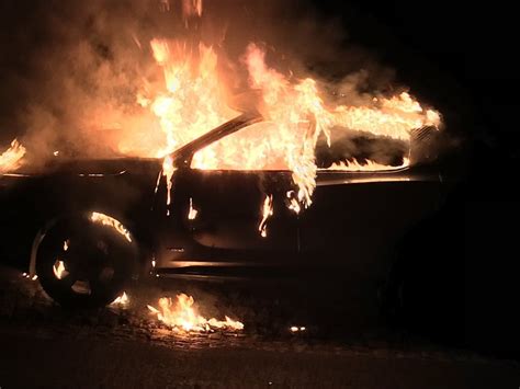 LE CREUSOT Nuit chaude avec 3 voitures et 1 utilitaire incendiés dans