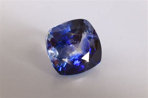 17.5ct Unheated Kashmir Sapphire | Singapore Island Jewellery Store