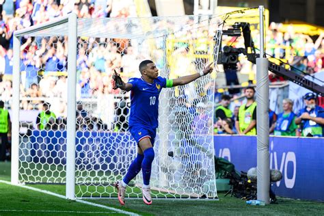 France 1-1 Poland Stats: Masked Mbappé Fails to Prevent France Finish