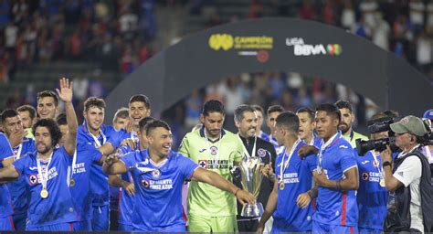 Cruz Azul De Luis Abram Campe N De La Supercopa De La Liga Mx Tras