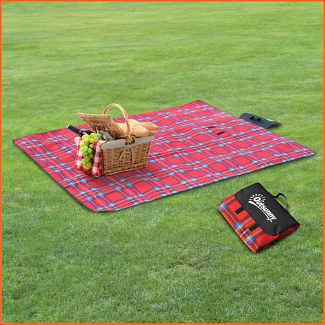 Picnic Blanket Drawing at PaintingValley.com | Explore collection of ...