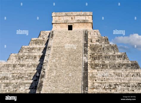 Chichen Itza Mayan Ruins Stock Photo Alamy