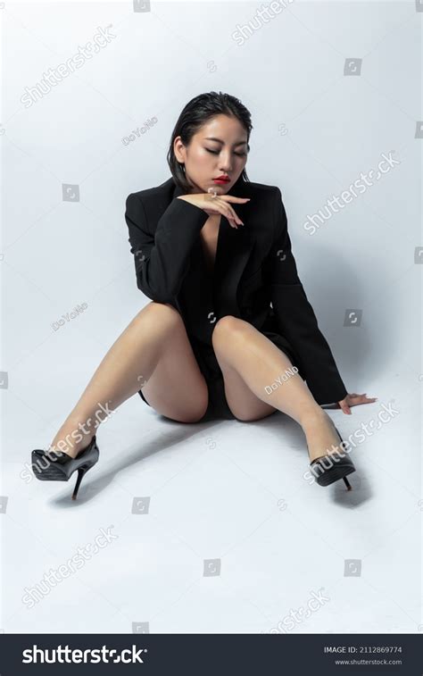 Sexy Model Posing Lingerie Stock Photo 2112869774 Shutterstock