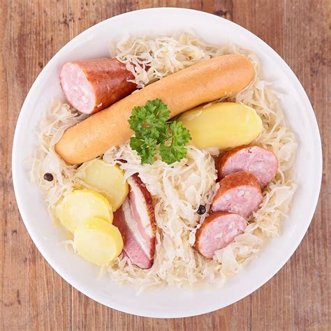 Recette la choucroute garnie au saucisson à l ail Marie Claire