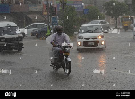 Lahore Pakistan 21st Sep 2021 Pakistani People And Motorists Are On