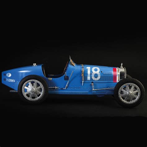 Italeri Bugatti Type 35B Classic Racing Car Model Kit 30cm Long Large