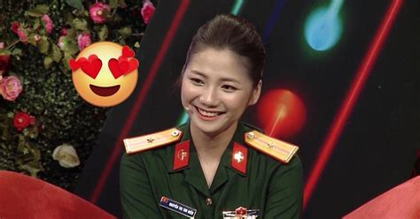 Hot Girl Qu N Y Xinh P Ng Ng Ng Ng Khi Trai L N M Tay Tr N Truy N H Nh B O D N Tr