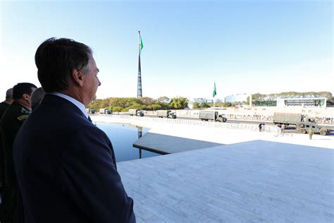 Palácio do Planalto presidente Bolsonaro acompanha Desfile de