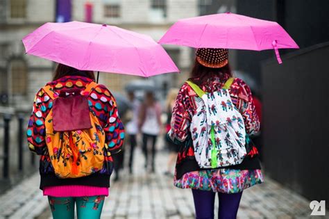 Những hot item của street style Tuần lễ thời trang London