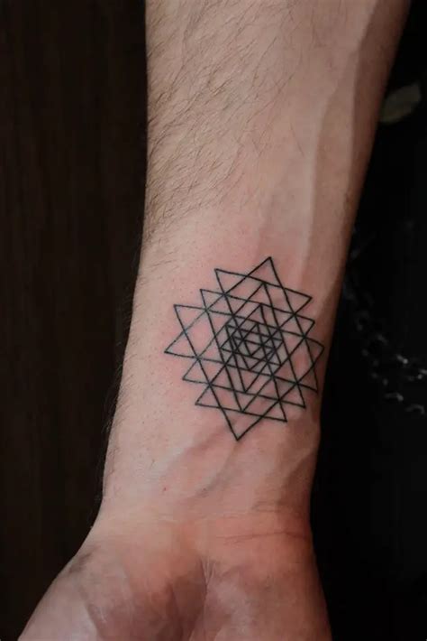 70 Incredible Geometric Tattoos To Get An Amazing New Look