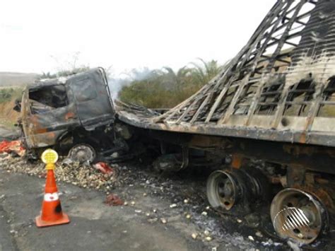 G1 Acidente Carreta Deixa Duas Pessoas Mortas E Uma Ferida Na