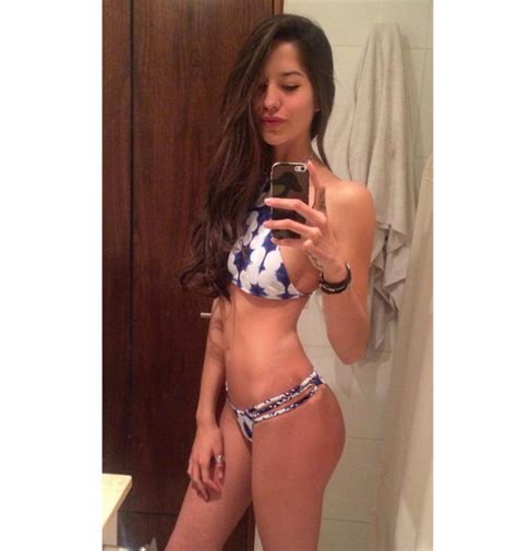 Guapa Polola De Joche Comparte Sensual Foto En Bikini Ella Lo