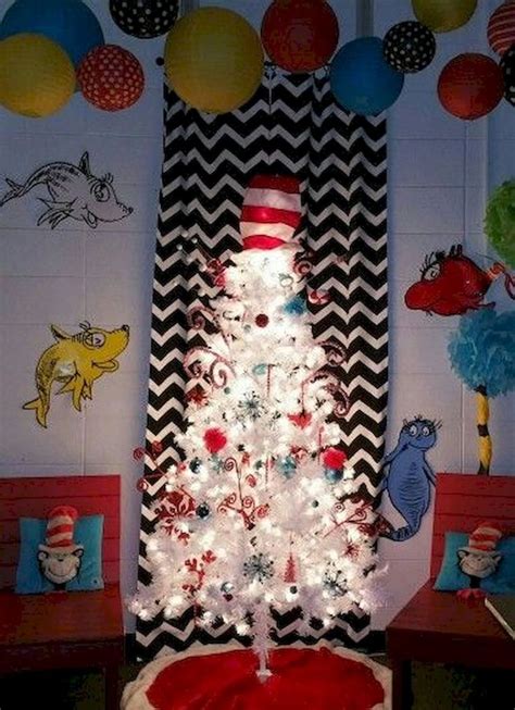 Traditional And Unusual Christmas Tree Decor Ideas Christmas