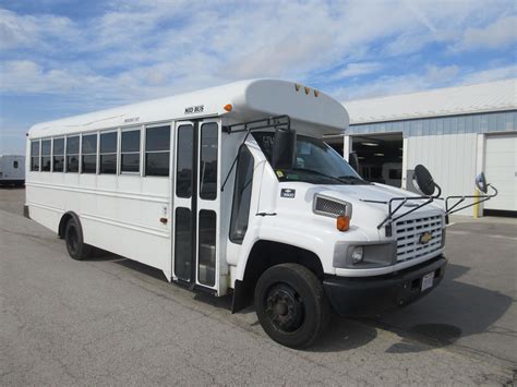 2005 Mid Bus Chevrolet 42 Passenger Shuttle Bus