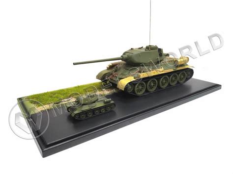 Готовая модель, Советский танк Т-34/85 в футляре в масштабе 1:35 (арт ...