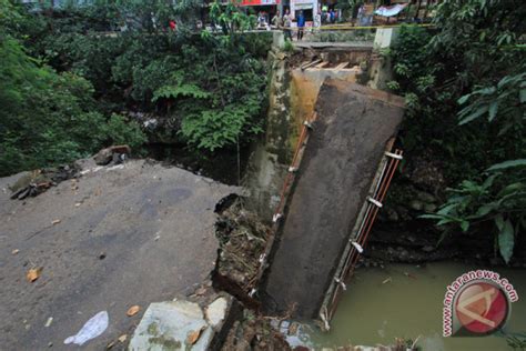 Diterjang Banjir 2 Jembatan Nasional Di Manggarai Barat Putus ANTARA