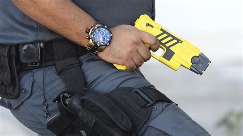 El Gobierno reglamentó el uso de las pistolas Taser para las fuerzas de