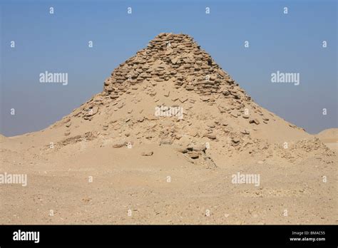 The Pyramid Of Userkaf 5th Dynasty At Saqqara Egypt Stock Photo Alamy