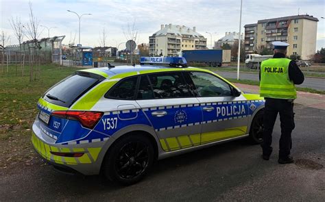 Nowe Radiowozy W Nowych Barwach Dla Policjant W Ruchu Drogowego