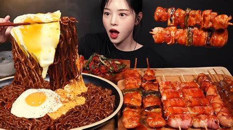 Sub짜파게티에 치즈 계란 올려서 먹방 매운 파닭꼬치 베이컨팽이버섯 소세지까지 짜계치 꿀조합 리얼사운드 Cheese Egg