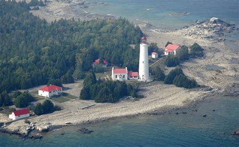 Cove Island Light Lighthouse in Tobermory, ON, Canada - lighthouse ...