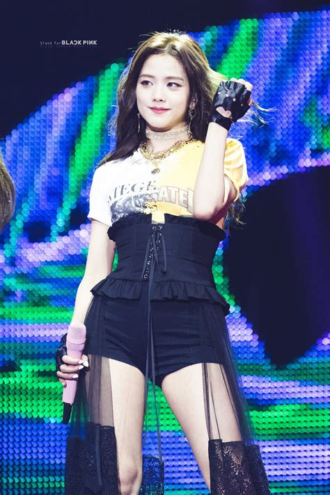 Jisoo Pics On Twitter Blackpink Jisoo Blackpink Fashion Stage Outfits