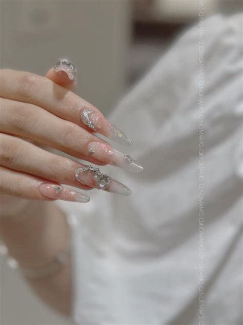 Ghim của Eva trên Nail Art: FAVORITES | Móng tay, Bling, Móng bling