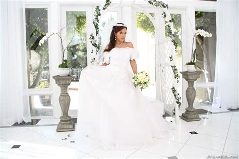 IR BBC Anal MILF Big Titis PAWG Horny Slutty Brunette Big Booty Francesca Le 0004 Porn Pic