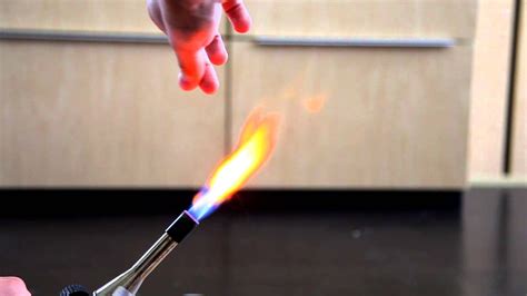 Strontium Nitrate Srno32 Flame Test Youtube