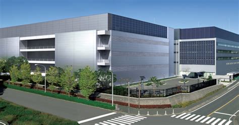 fujitsu tests robot    monitor datacenter