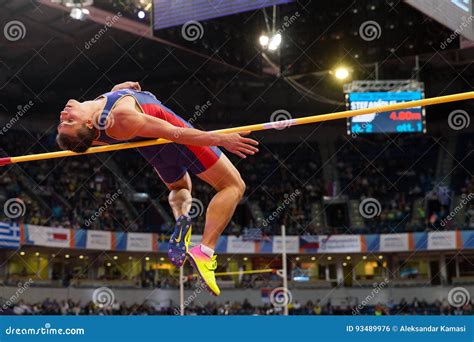 Atletismo Mihail Dudas Heptathlon Del Hombre Salto De Altura Foto