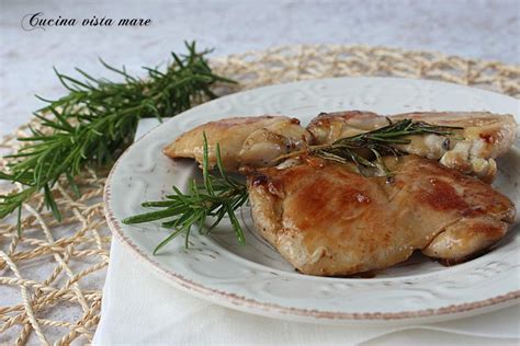 Bistecche Di Pollo In Padella Cucina Vista Mare