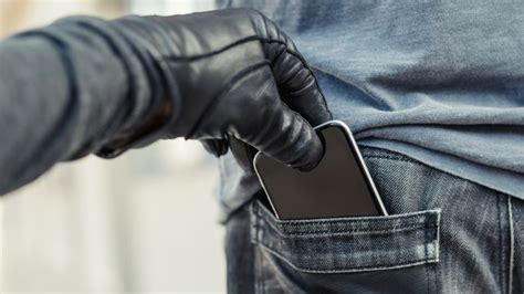 Heres What You Should Do If Your Phone Is Stolen Reviewed