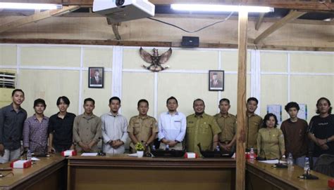 Komisi IV DPRD Sulbar RDPU Dengan Himpunan Pelajar Mahasiswa Botteng