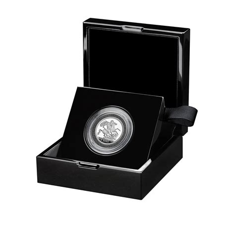 The Silver Sovereign 2025 Premium Silver Proof Coin | The Royal Mint