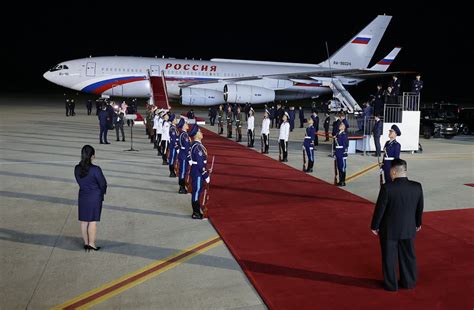 Les Images Grandiloquentes De La Rencontre Entre Kim Jong Un Et