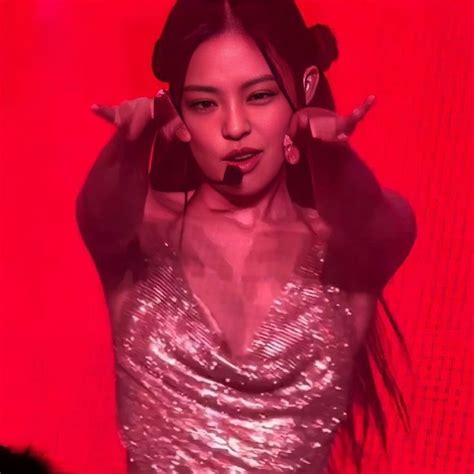 Jennie Kim Blackpink Virt Materials Real Life Photos Inst Concert Photos In 2023 Jennie Kim