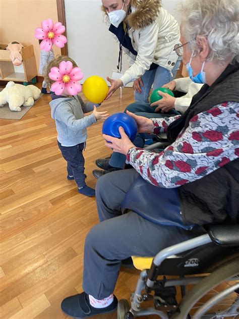 Carnevale Con I Bimbi Dell Asilo La Tana Del Lupo Centro Servizi