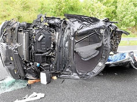 Reifen Geplatzt Schwerer Unfall Auf A